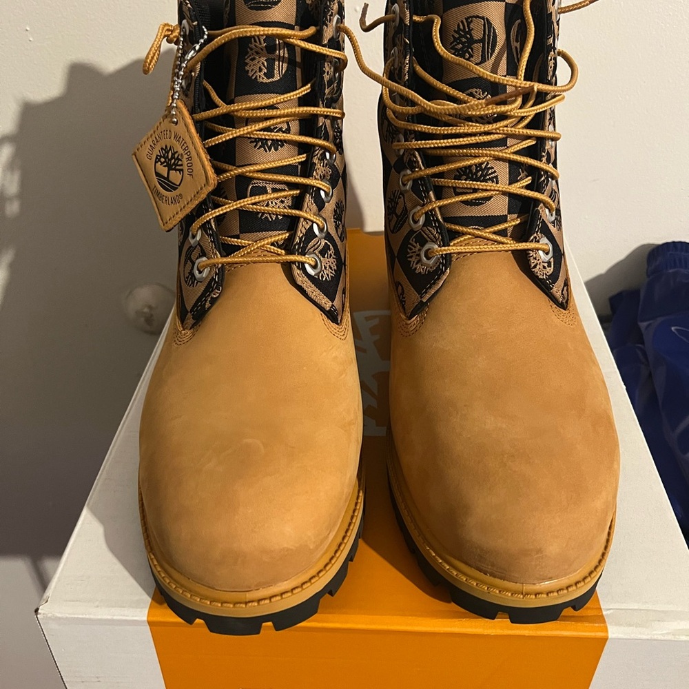 Timberland 6-Inch Patchwork Premium Boots – Size US 10.5 – NEW